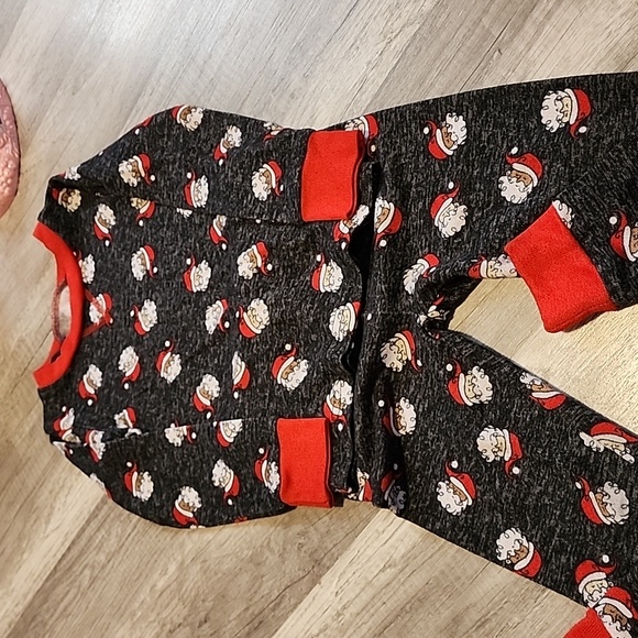 Santa pjs - Picture 1 of 2